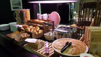 Daily buffet breakfast (EUR 13.90 per person)