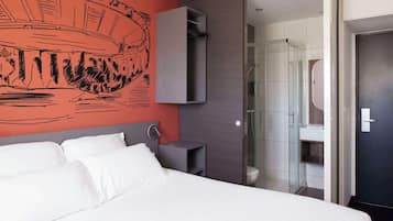 Bureau, espace de travail pour ordinateur portable, rideaux occultants