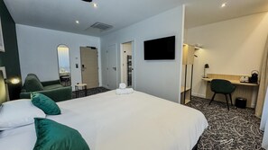 Superior Room, 1 king bed, non-smoking (with sofa bed) | Premium bedding, in-room safe, desk, blackout drapes