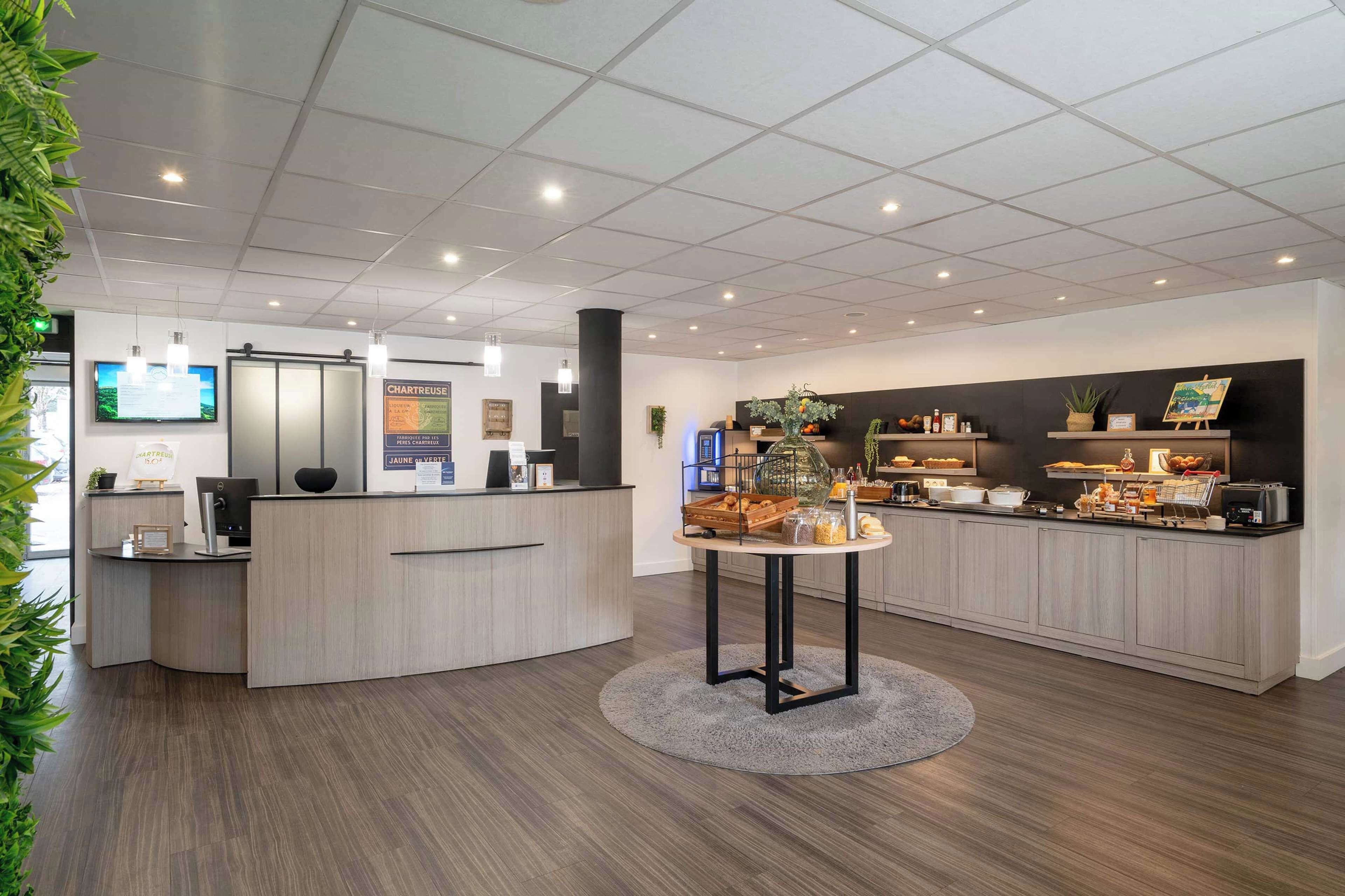 daily buffet breakfast (eur 14 per person)