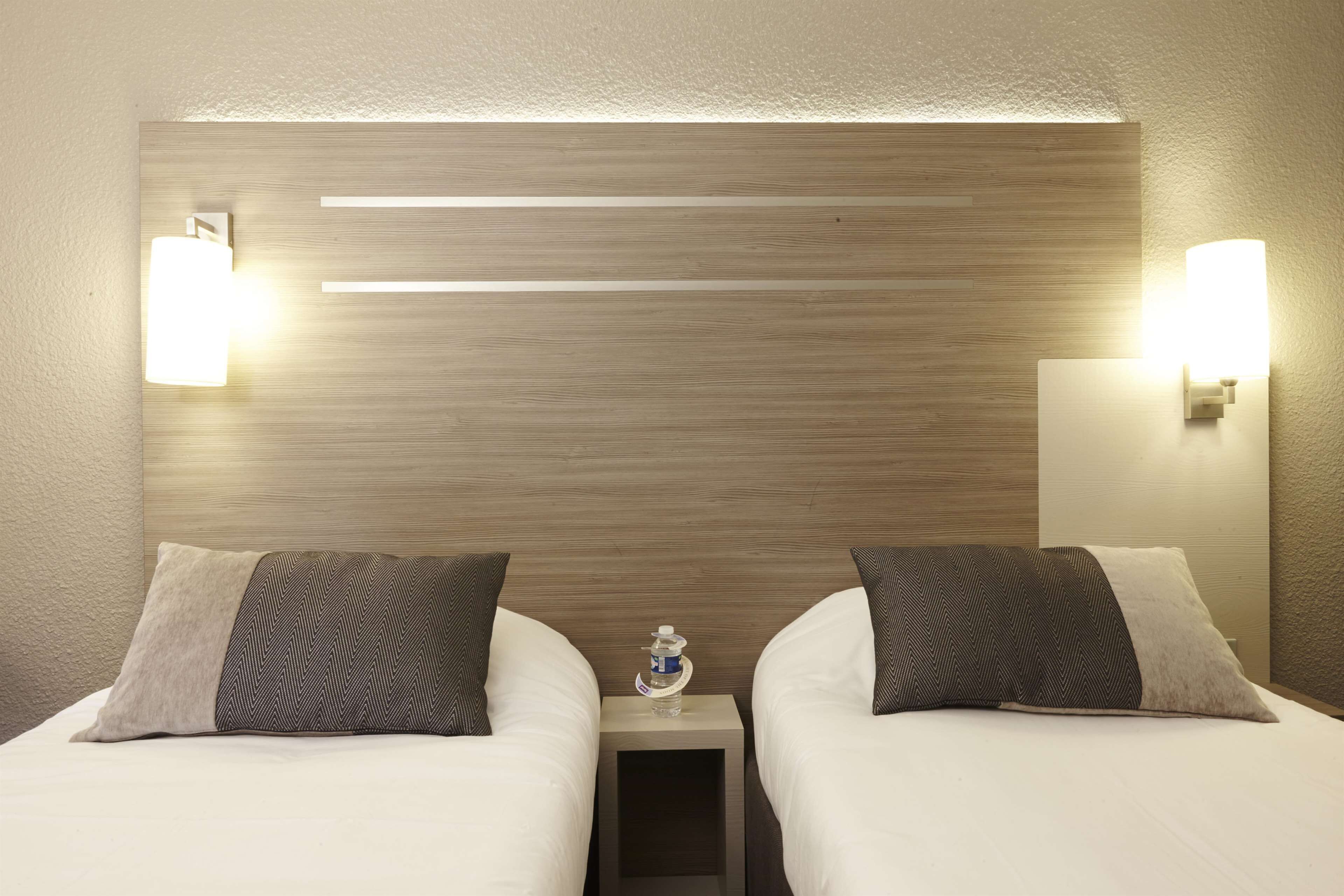 1 bedroom, premium bedding, desk, blackout curtains