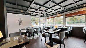 Bar (on property) - Best Western Voiron Centre (Voiron)