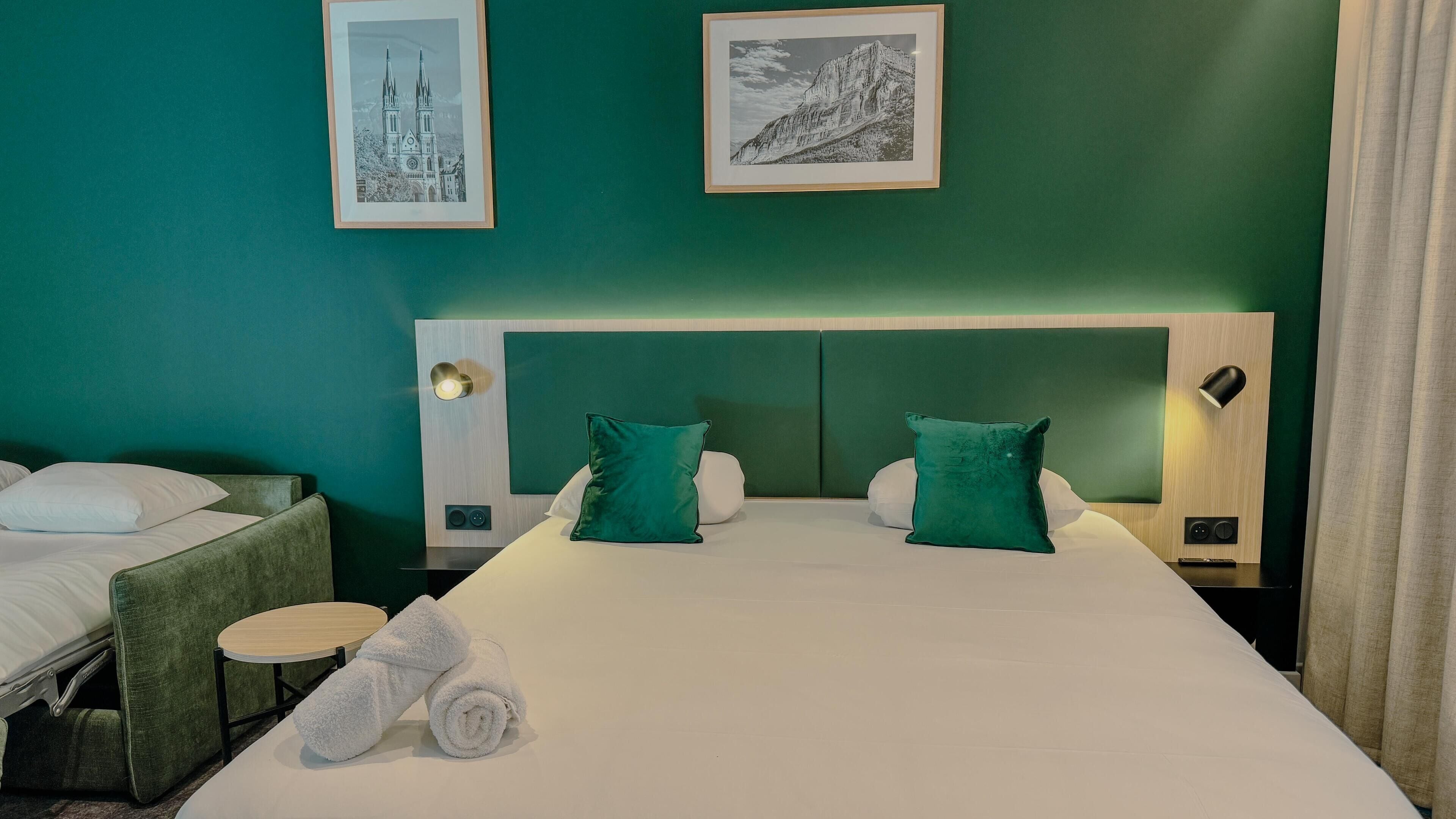 Superior Room, 1 King Bed, Non Smoking, Kitchenette (with Sofabed)