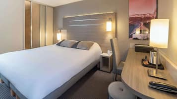 標準客房, 1 張特大雙人床, 非吸煙房 | 高級寢具、書桌、遮光布/窗簾、隔音