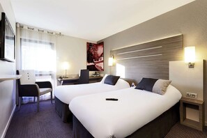 Standard Room, 2 Single Beds, Non Smoking | Premium bedding, in-room safe, desk, blackout curtains - Best Western Voiron Centre (Voiron)