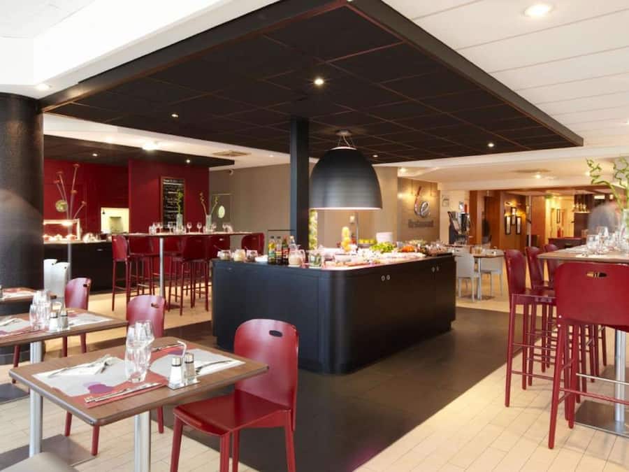 Breakfast, dinner served; French cuisine, garden views