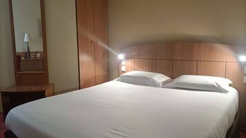 Standard Room, 1 Double Bed | Premium bedding, desk, blackout curtains, soundproofing