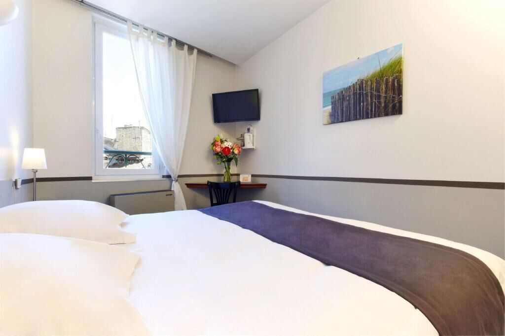 In-room safe, desk, free WiFi, bed sheets