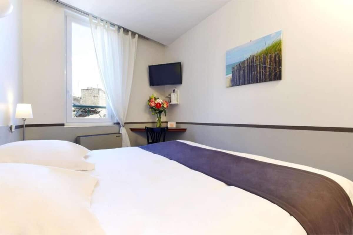 Coffres-forts dans les chambres, bureau, Wi-Fi gratuit, draps fournis