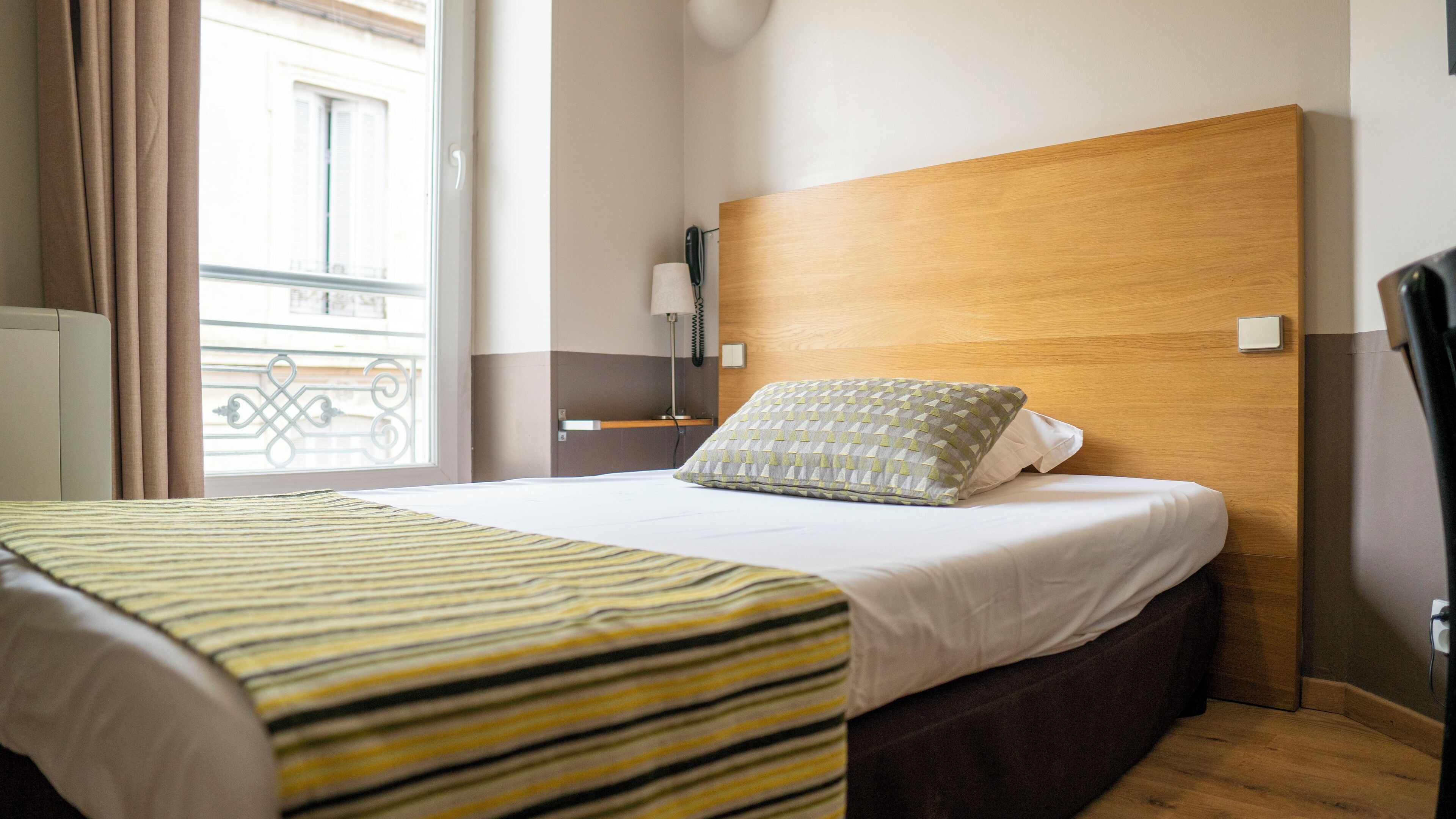 Single Room | In-room safe, desk, free WiFi, bed sheets