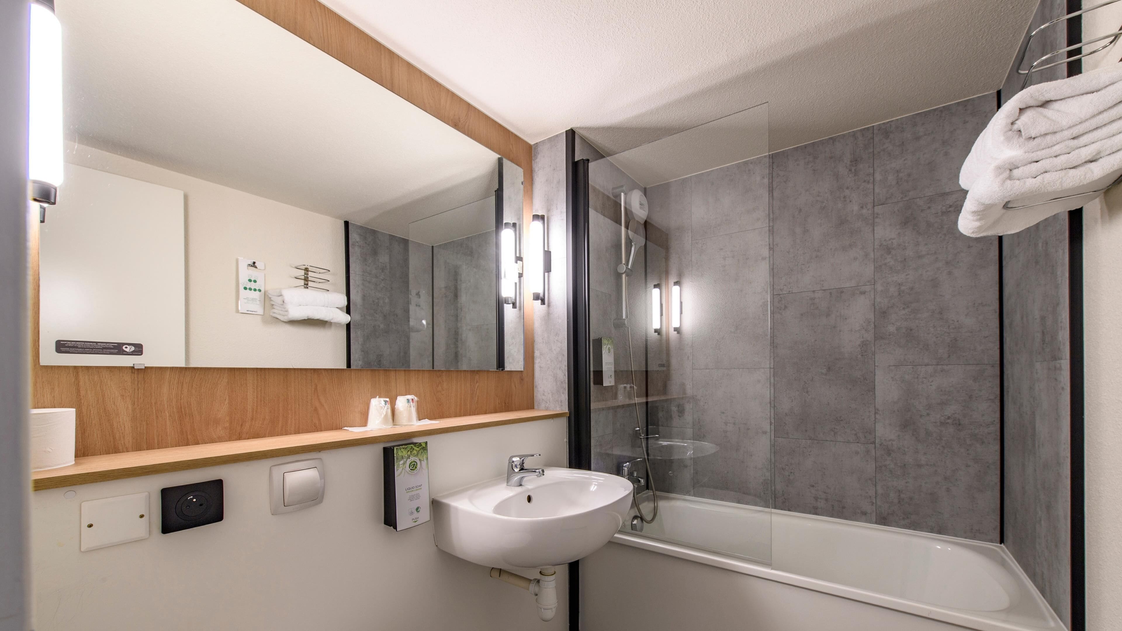 Photo - Campanile PRIME - Nîmes Centre