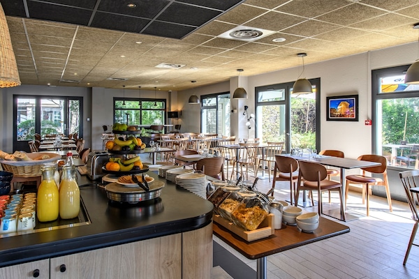 Frokostbuffé hver dag (EUR 14.90 per person)