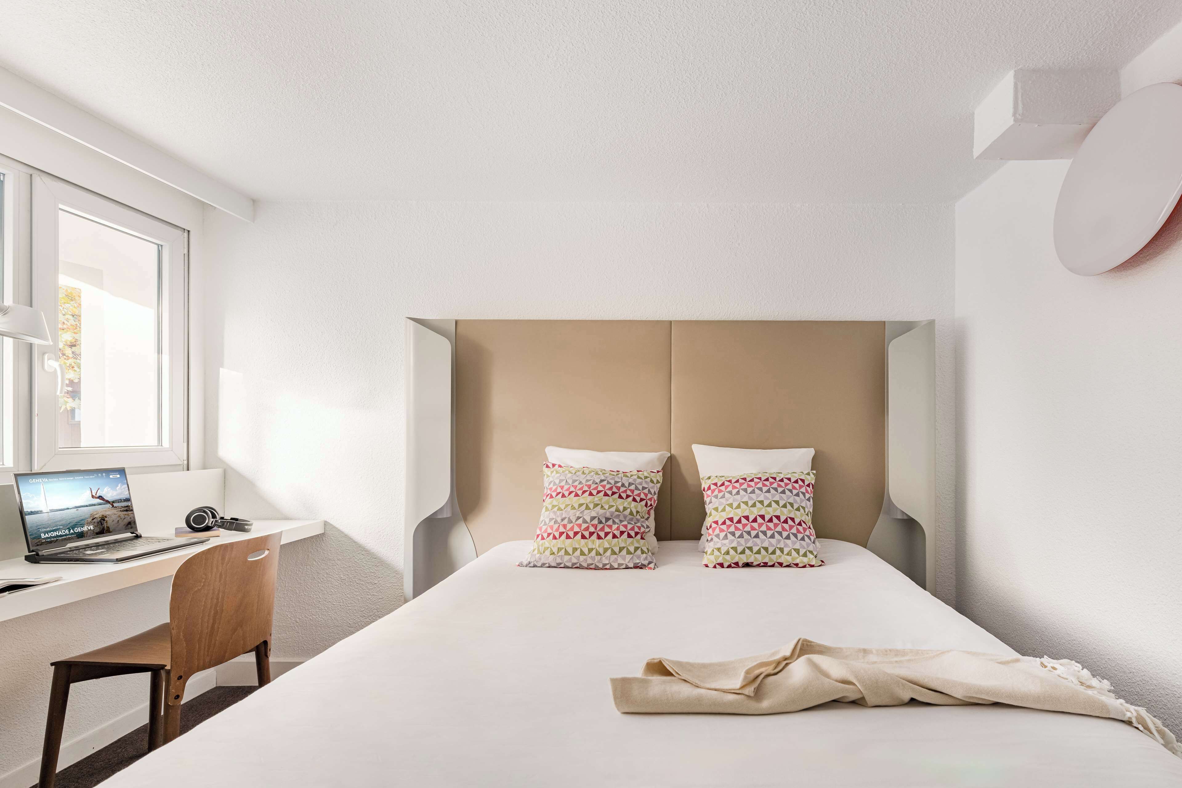 standard room, 1 double bed | premium bedding, desk, soundproofing, free cots/infant beds