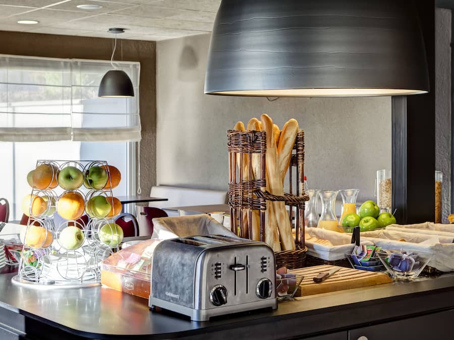 Daily buffet breakfast (EUR 15 per person)