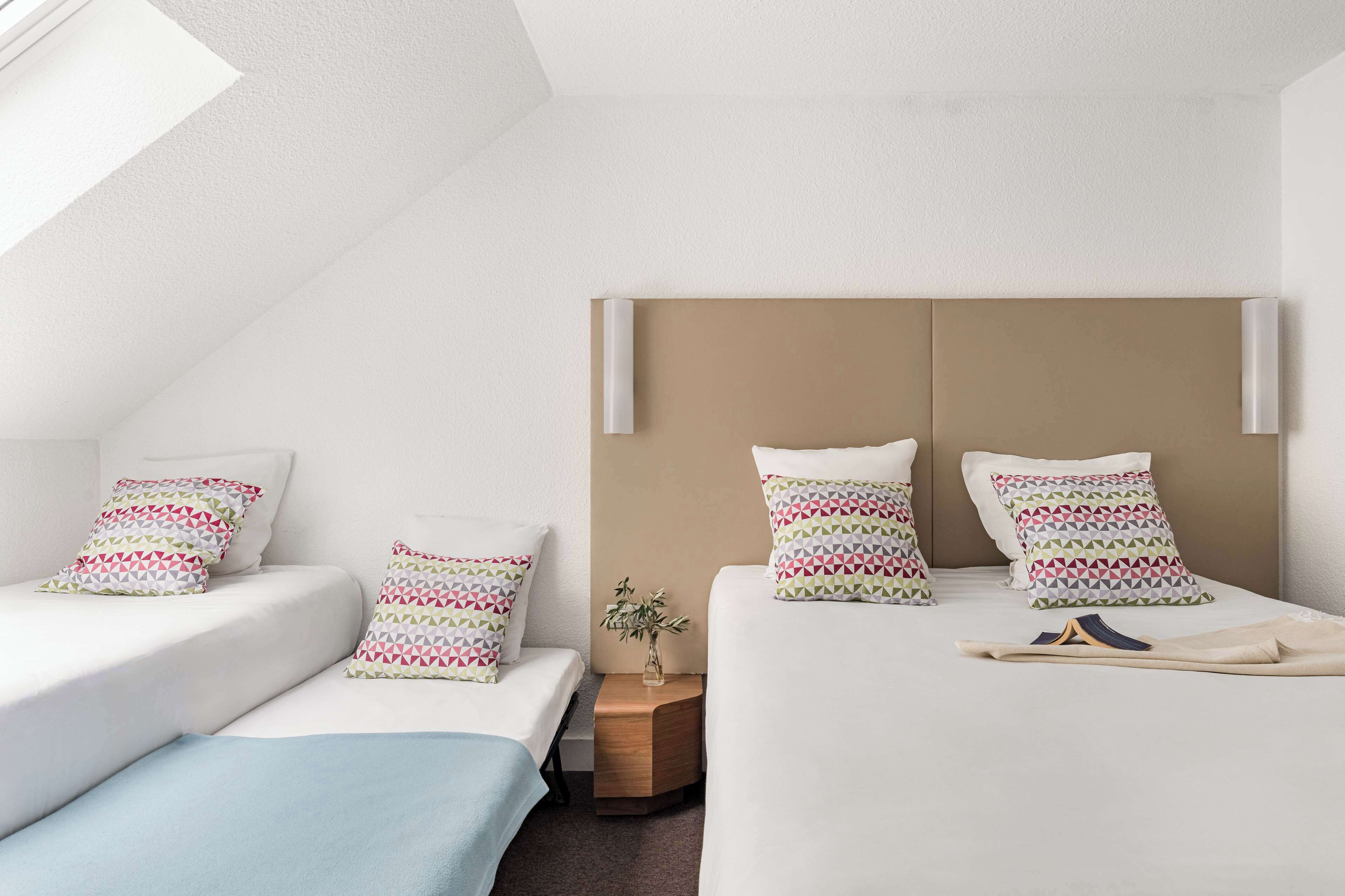 standard room, multiple beds | premium bedding, desk, soundproofing, free cots/infant beds