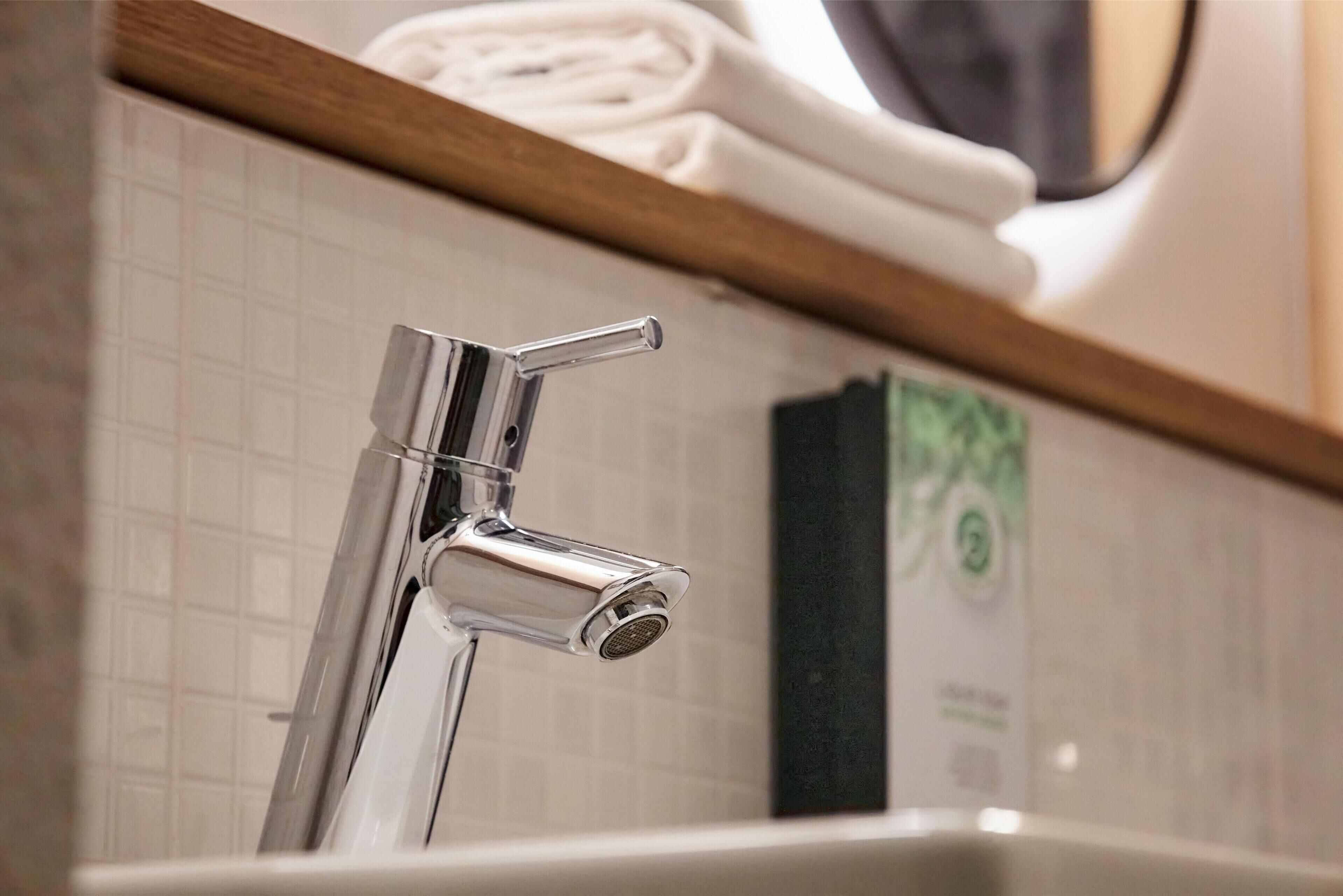 eco-friendly toiletries, towels