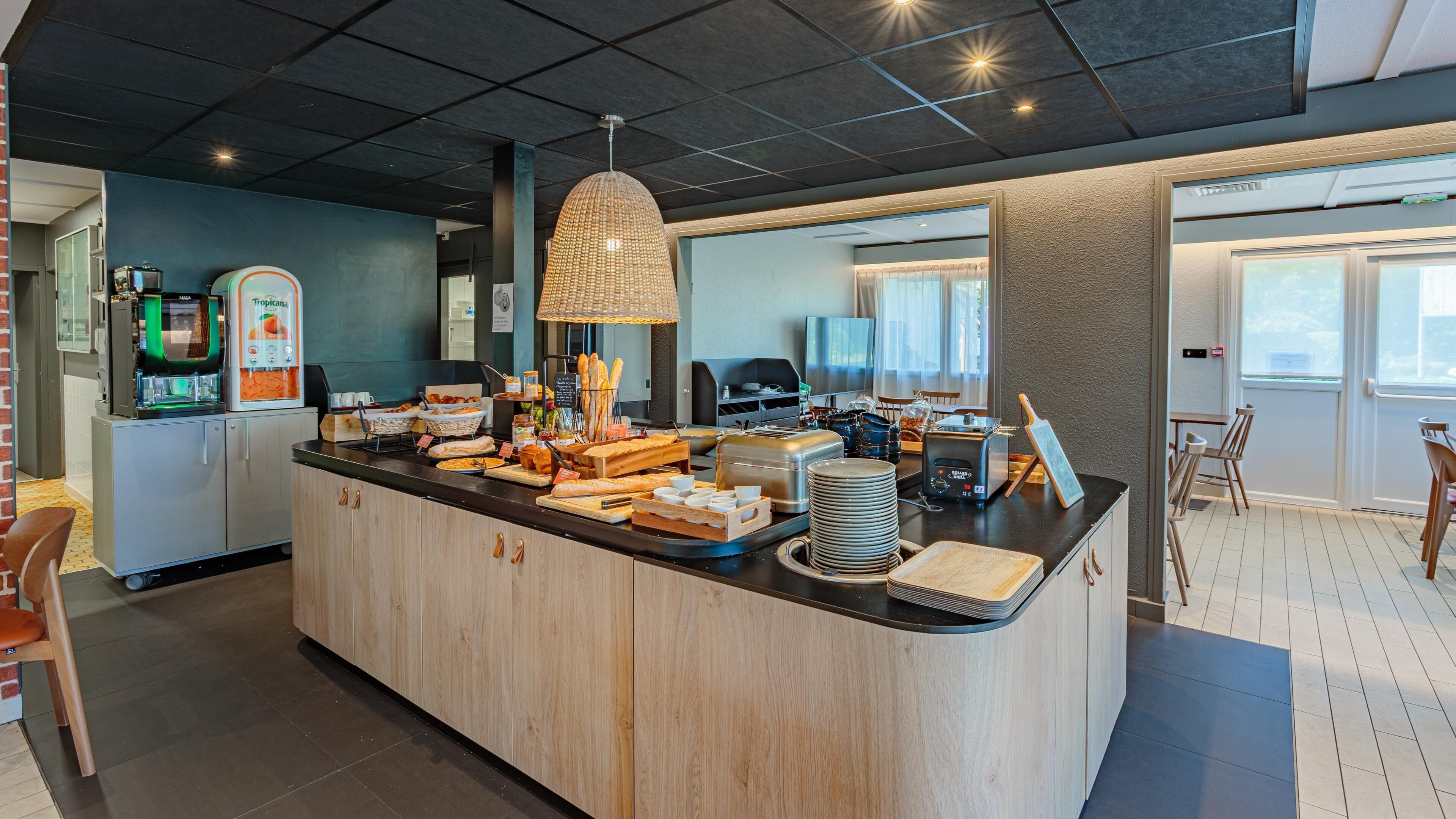 Desayuno buffet todos los días (con cargo) 