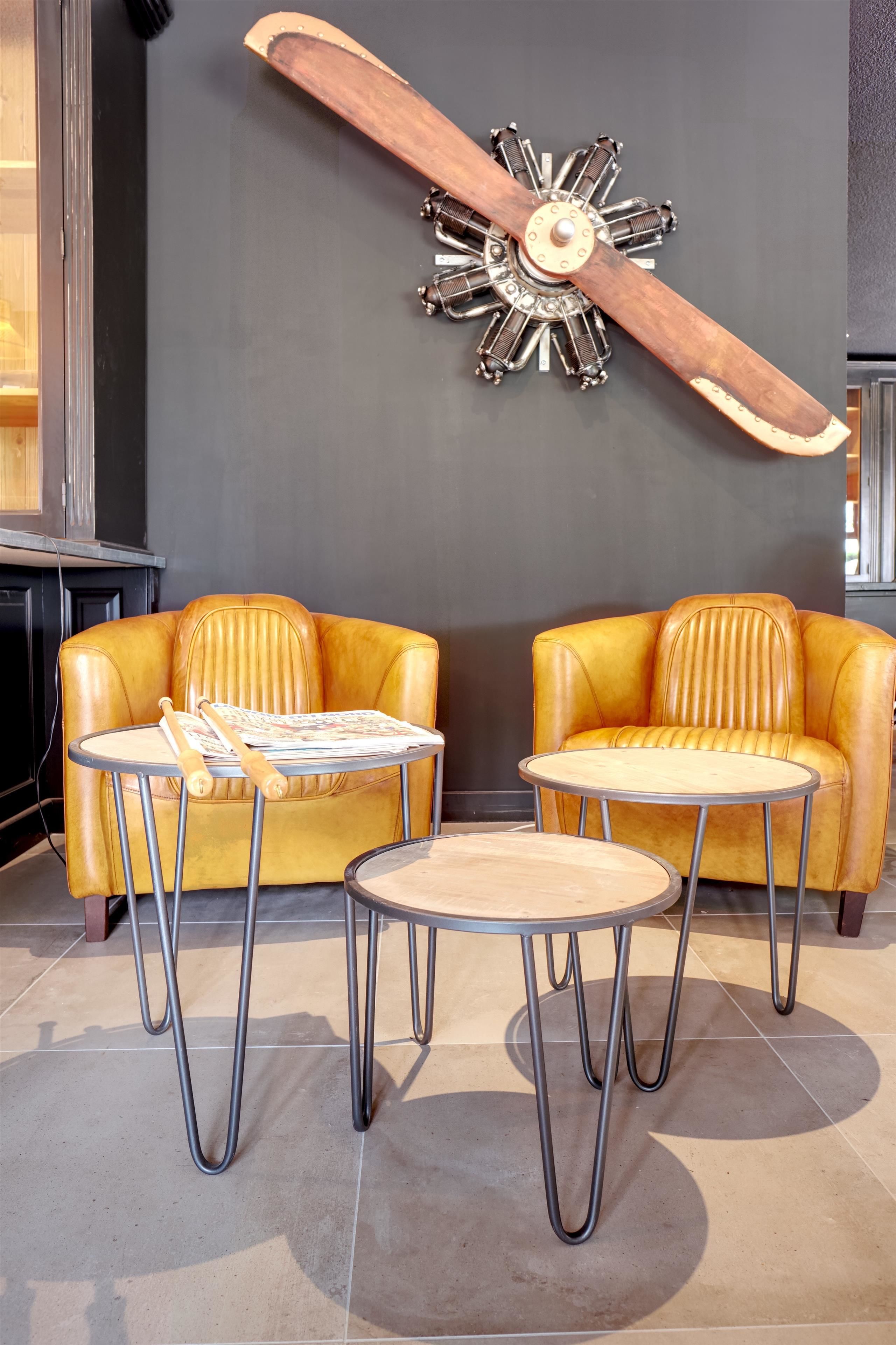 standard room, 2 single beds | bar (on property)