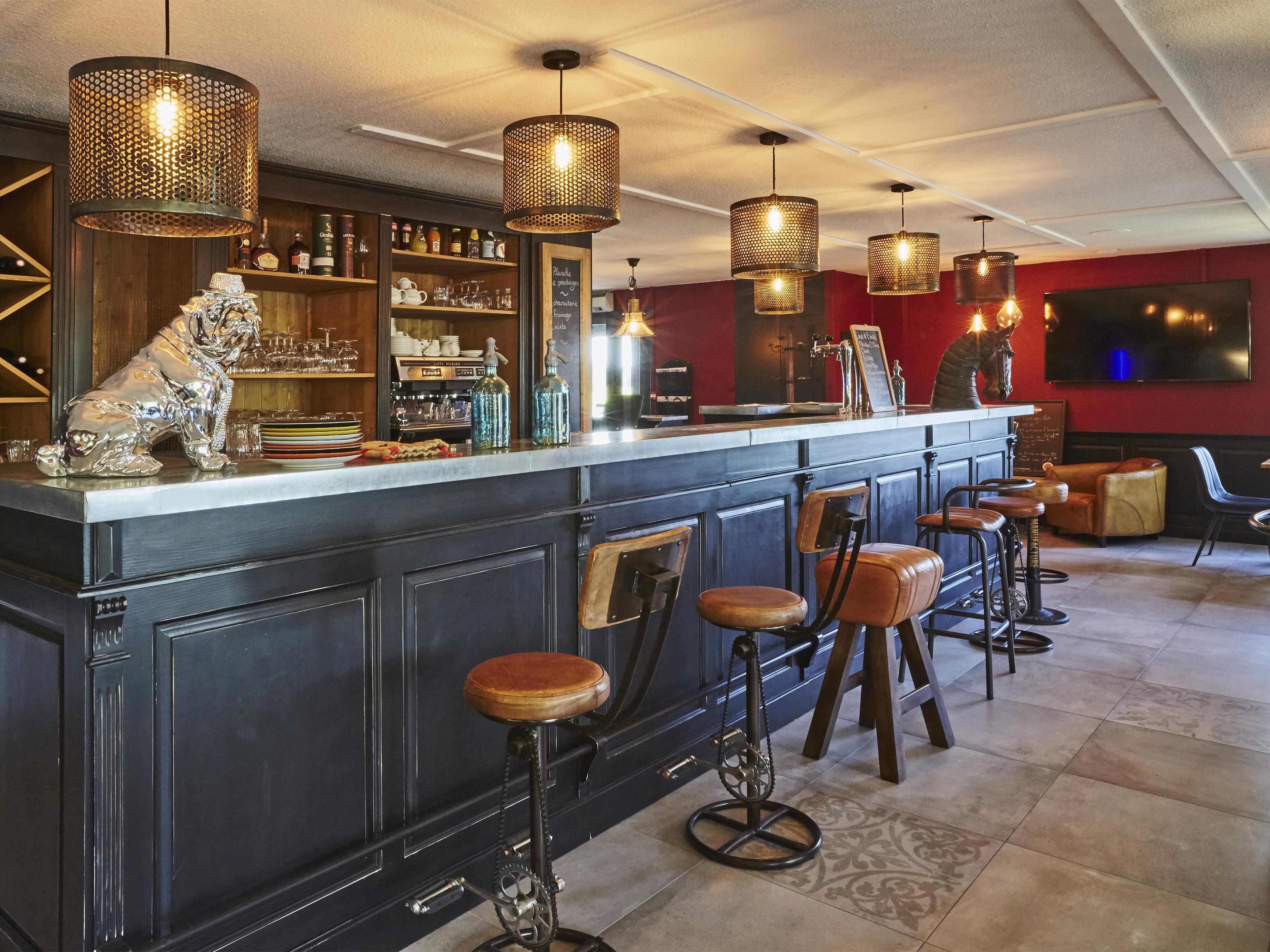 breakfast and dinner served