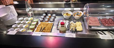 Daily buffet breakfast (EUR 13.90 per person)