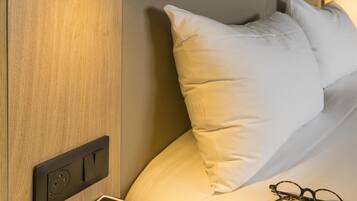 Habitación estándar, 1 cama doble | Ropa de cama de alta calidad, escritorio, cortinas opacas