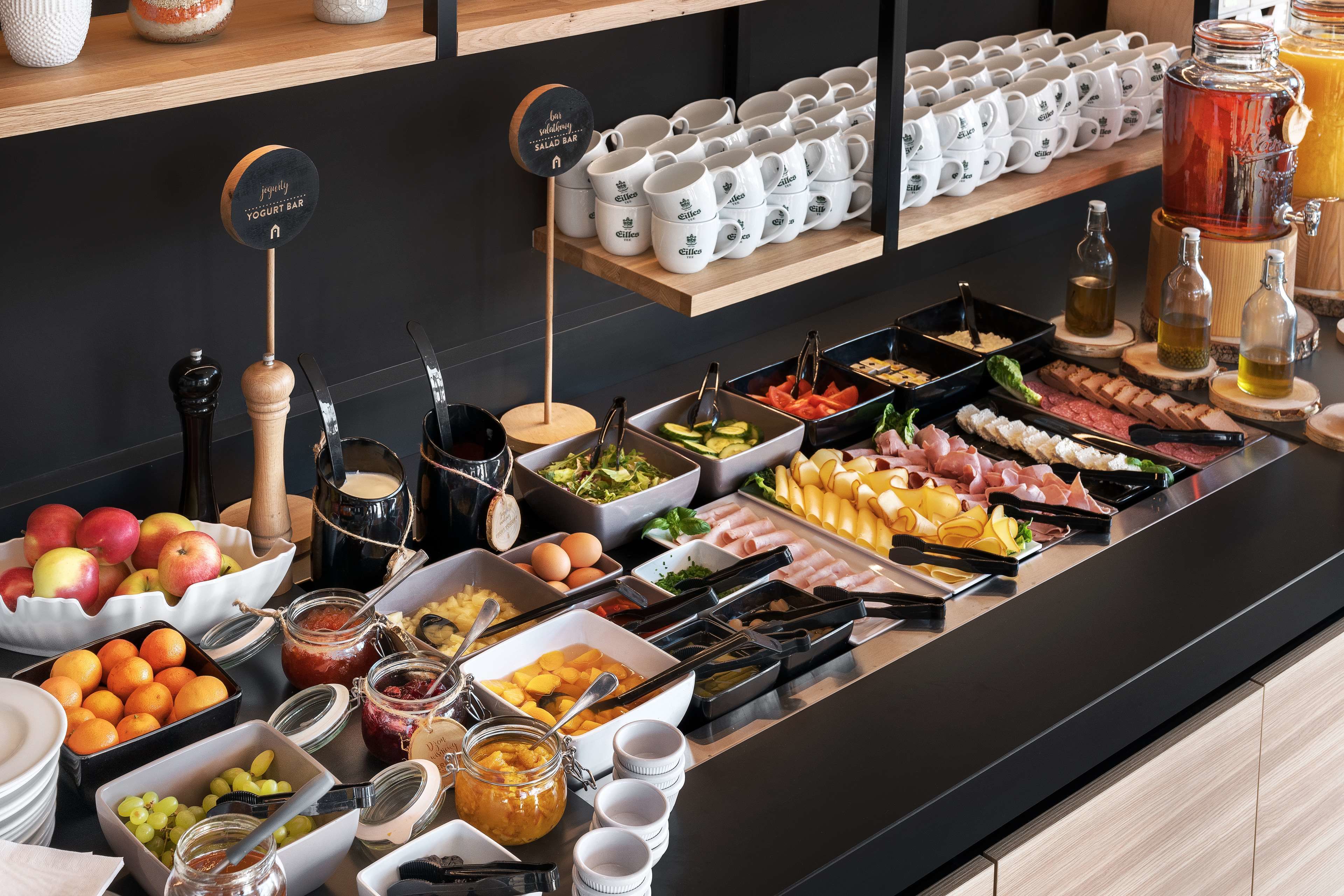 每日供應歐陸早餐 (每人 PLN55)