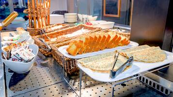 Daily buffet breakfast (EUR 5.90 per person)