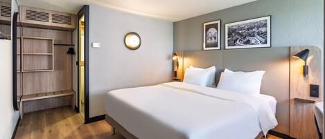 Superior Room, 1 King Bed