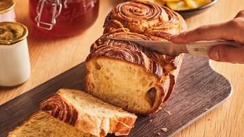 Dagelijks ontbijtbuffet (EUR 13.9 per persoon)