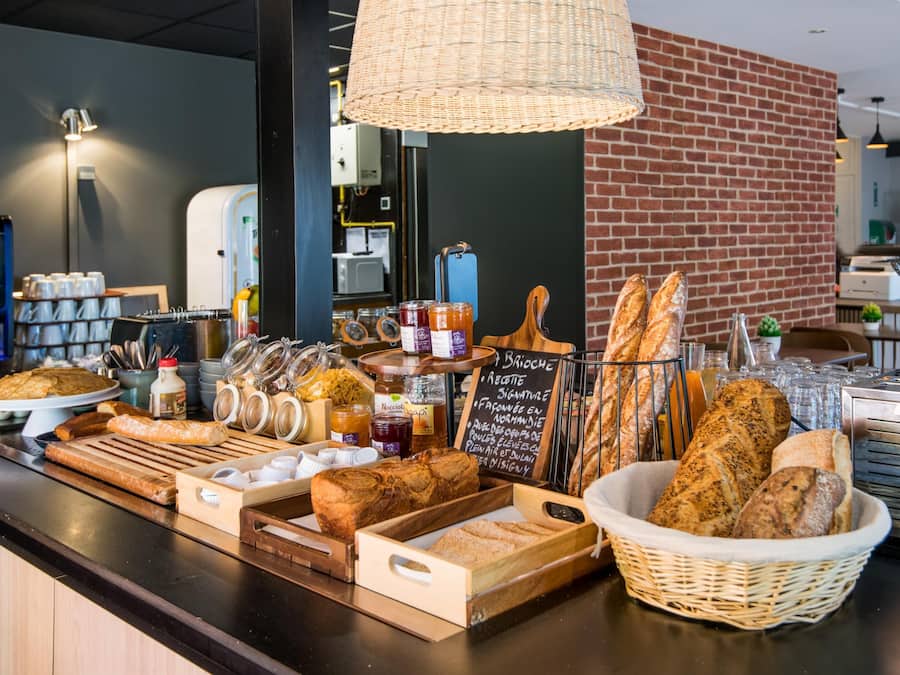 Daily buffet breakfast for a fee