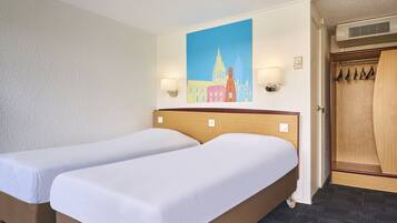 Standard Room, 2 Twin Beds | Premium bedding, desk, blackout drapes, soundproofing