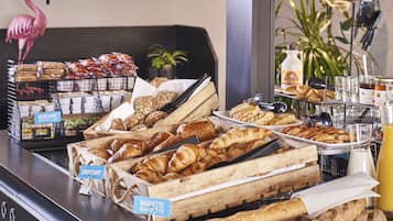 Daily buffet breakfast (EUR 11.90 per person)