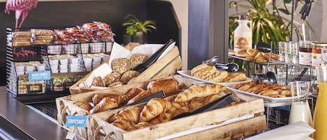 Daily buffet breakfast (EUR 11.90 per person)