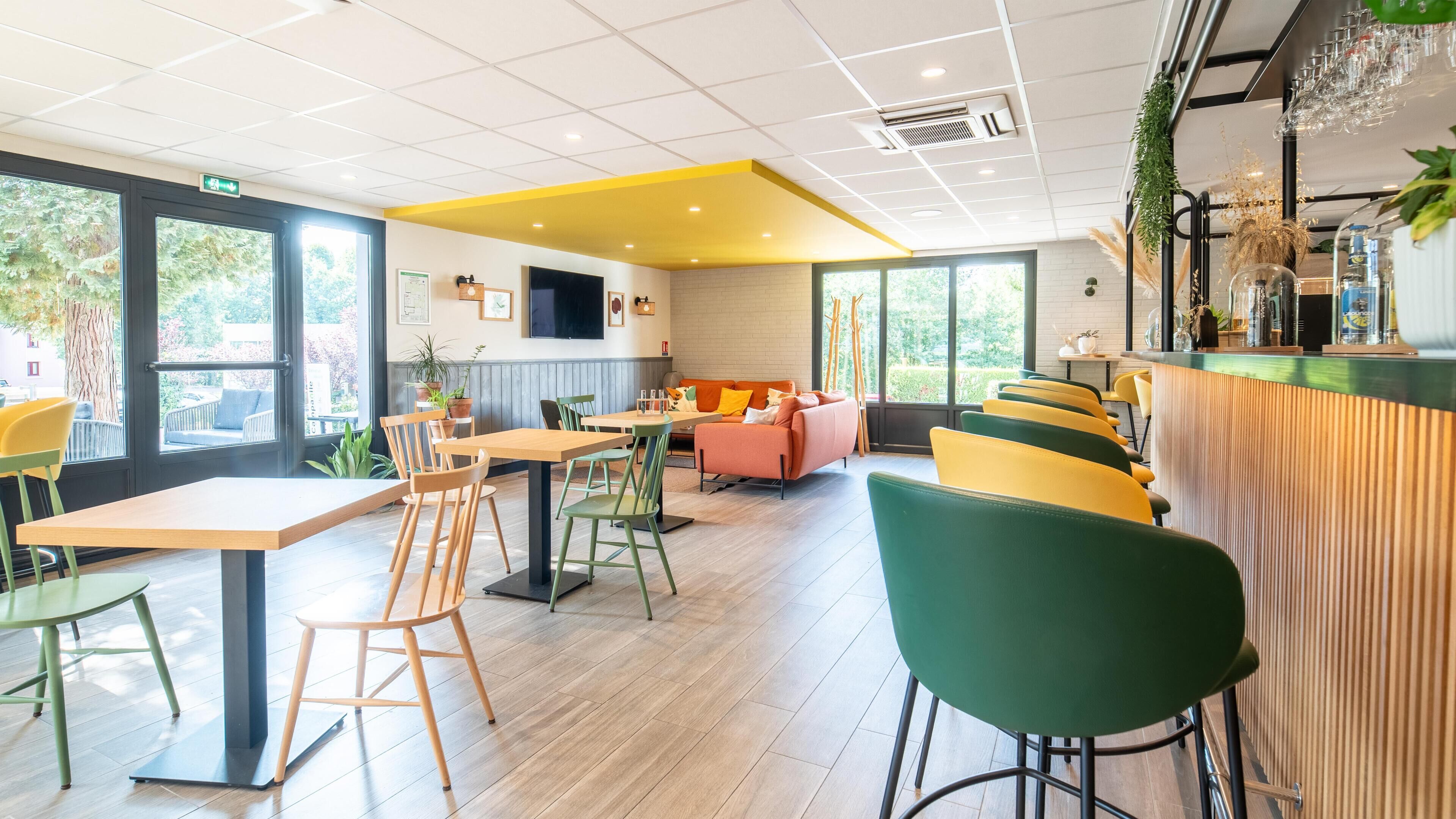 Serveert ontbijt en diner, Franse gerechten