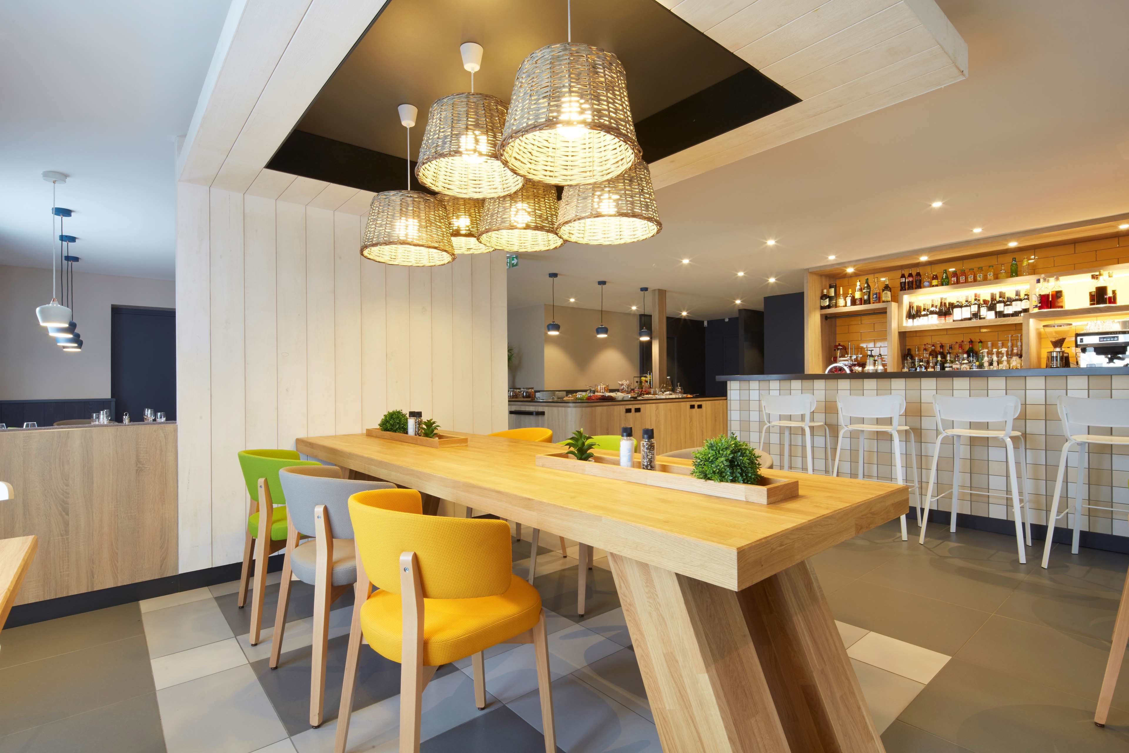 breakfast, lunch and dinner served