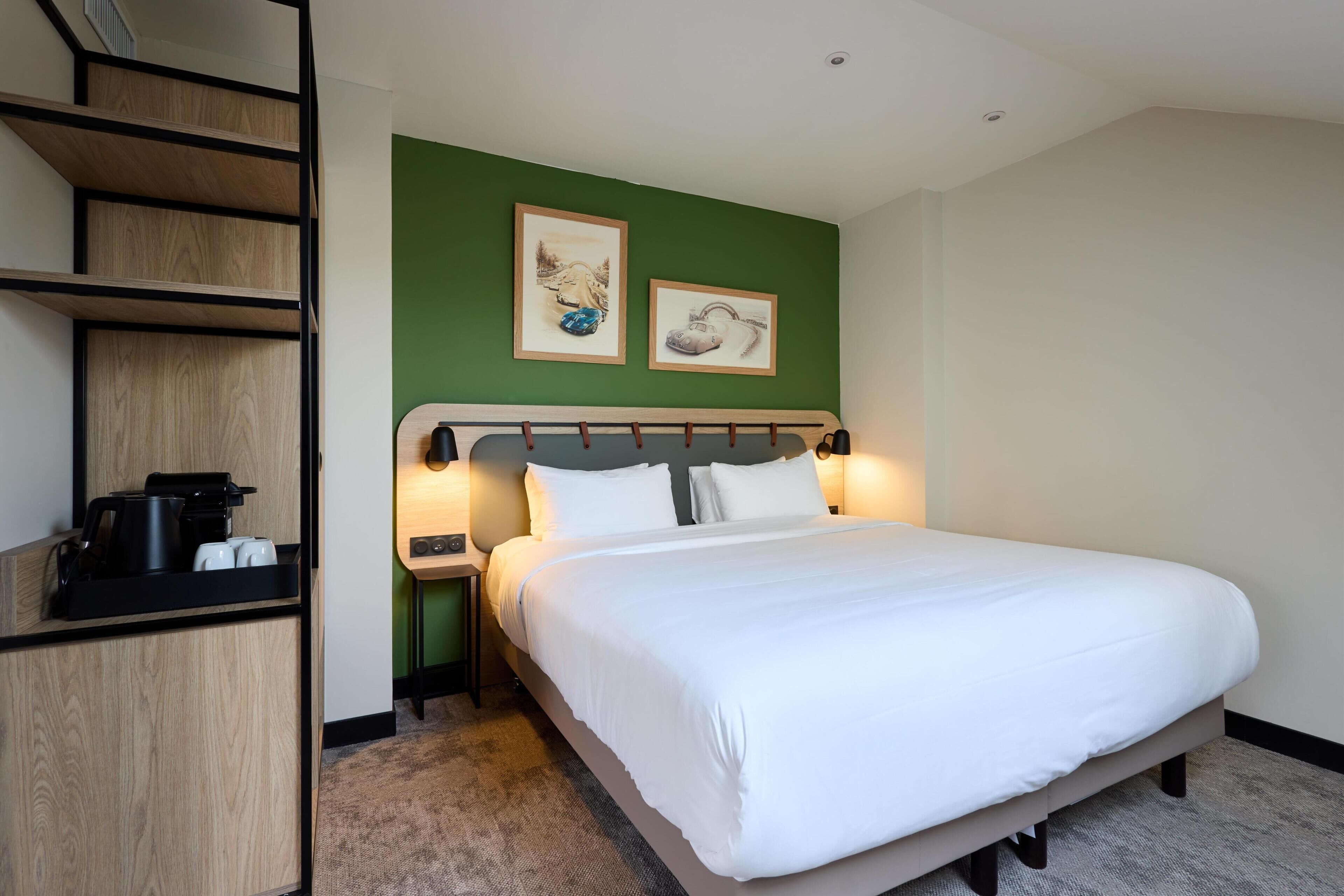 Superior-Zimmer, 1 King-Bett und Schlafsofa | Schreibtisch, Bügeleisen/Bügelbrett, kostenloses WLAN, Bettwäsche