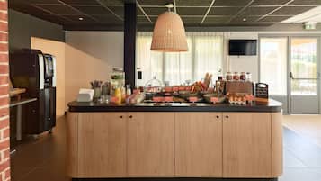 Daily buffet breakfast for a fee