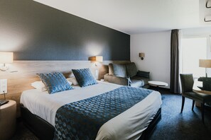 Ropa de cama de alta calidad, escritorio y cortinas blackout 