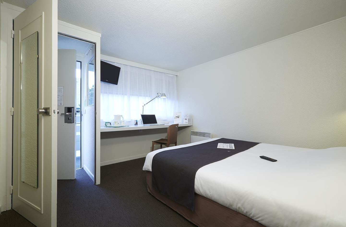 Literie de qualité supérieure, bureau, Wi-Fi gratuit, draps fournis