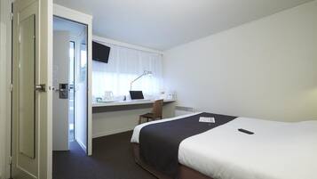 Ropa de cama de alta calidad, escritorio, wifi gratis y ropa de cama