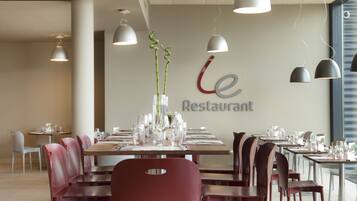 Morgunverður og kvöldverður í boði, frönsk matargerðarlist