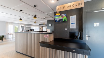 Campanile NATURE - Lyon Est Aéroport Saint Exupéry