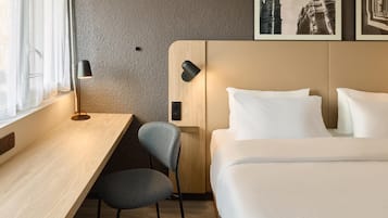 Superior Room, 1 King Bed | 1 bedroom, premium bedding, desk, laptop workspace