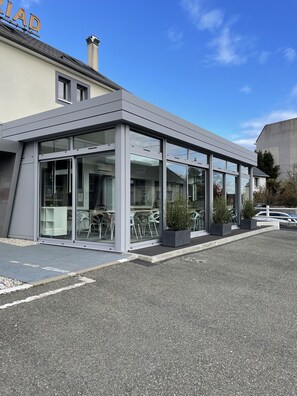 Façana frontal de l'allotjament