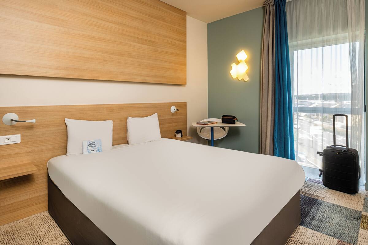 superior room, 1 double bed (double) | desk, blackout curtains, soundproofing, iron/ironing board