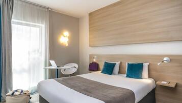 Bureau, rideaux occultants, chambres insonorisées