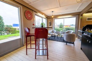 Bar (en la propiedad)