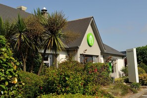 Front of property - Campanile Lorient Lanester (Lanester)