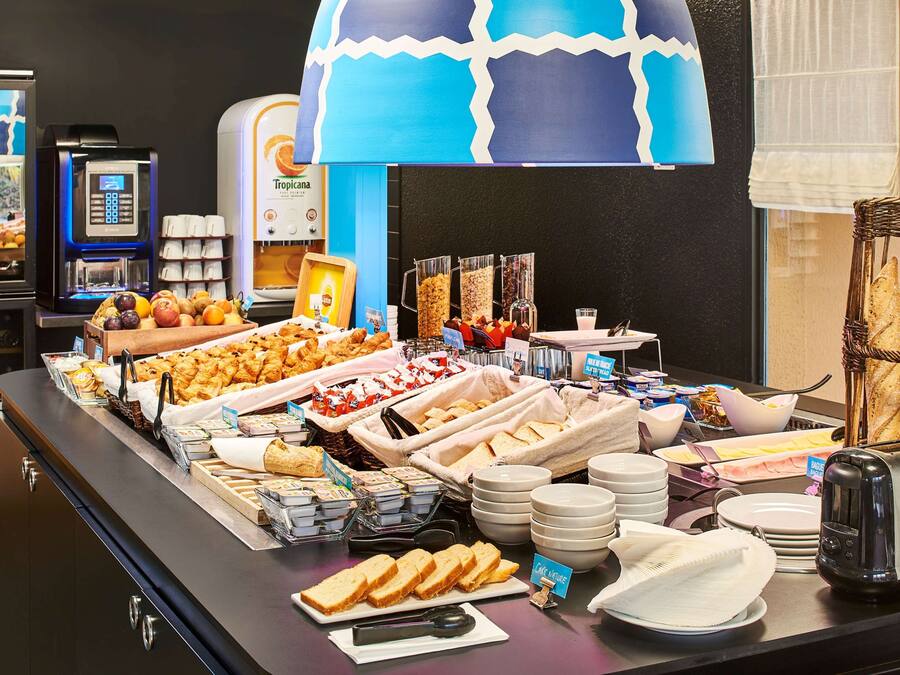 Daily buffet breakfast (EUR 10.50 per person)