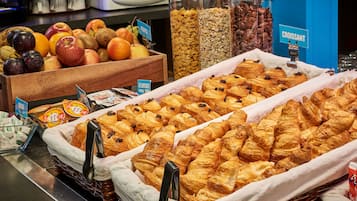 Esmorzar diari d'estil bufet (10.50 EUR per persona)